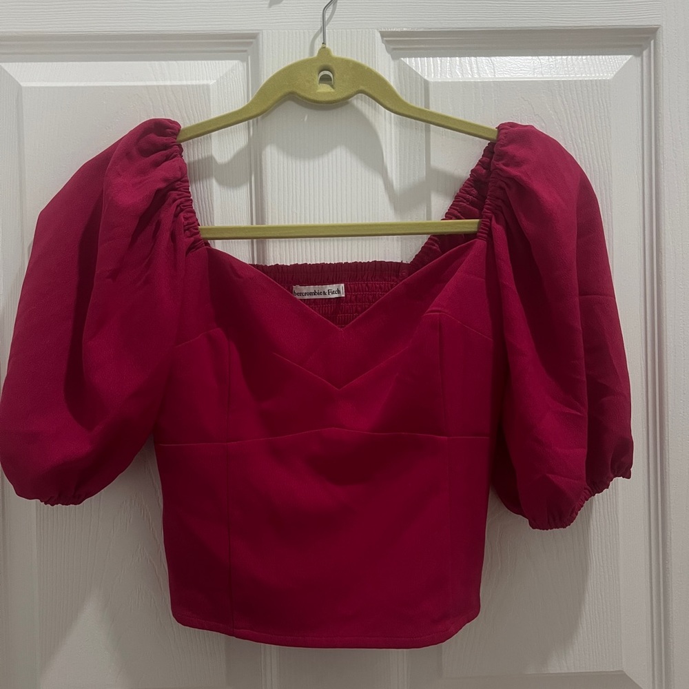 Abercrombie sweetheart neckline puff sleeved top
